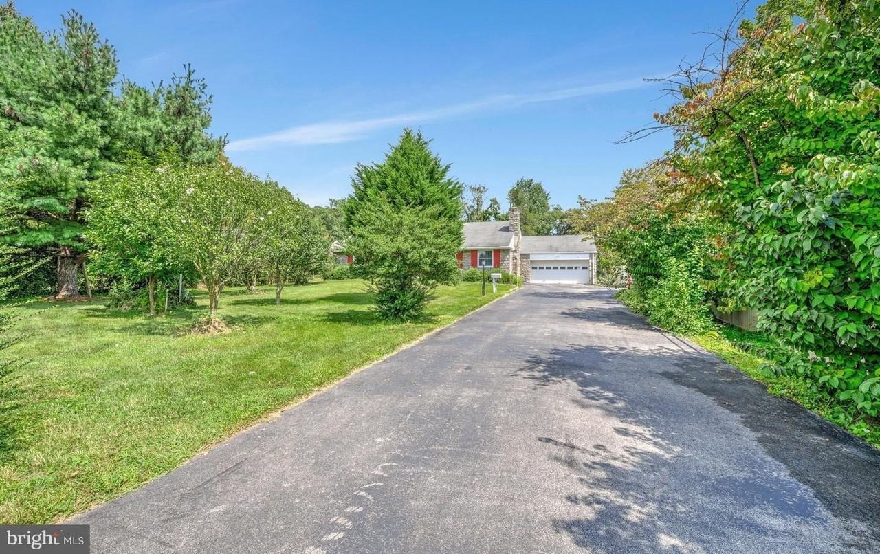 11 S Providence Rd - Photo 2 of 29