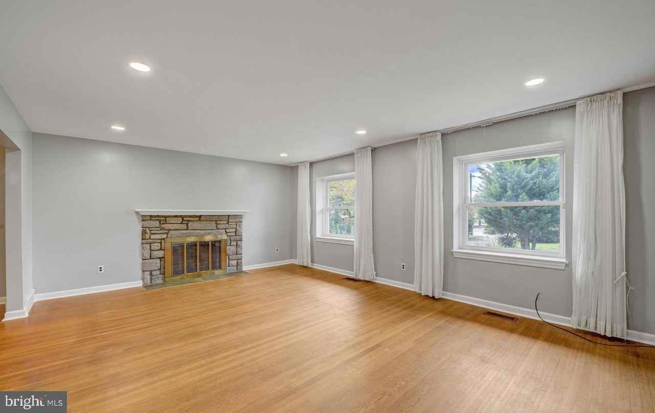 11 S Providence Rd - Photo 6 of 29