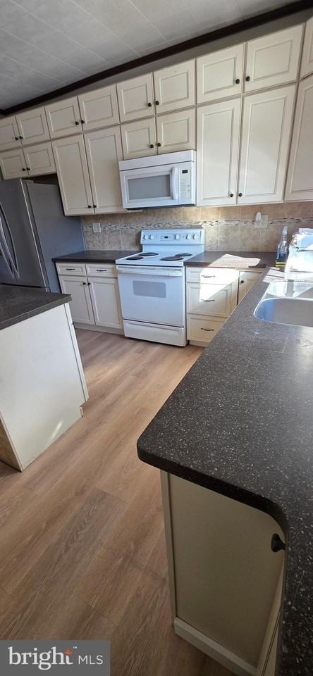 325 N College St - Photo 6 of 15