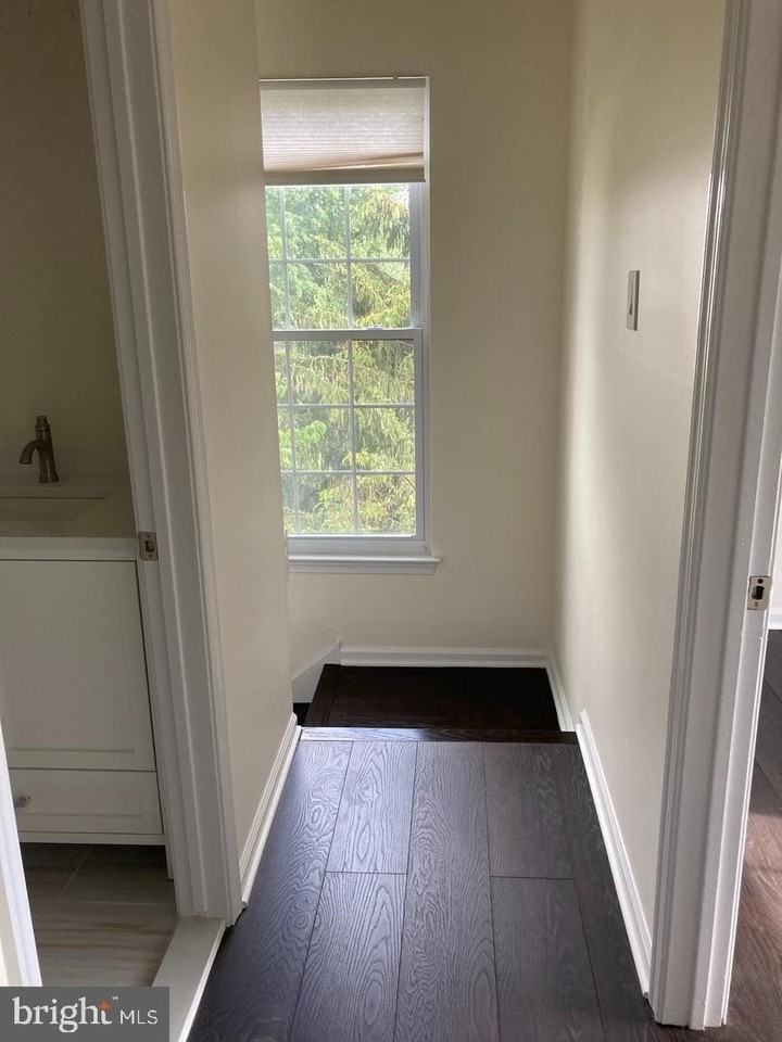 6100 Rolling Hill Dr - Photo 7 of 20