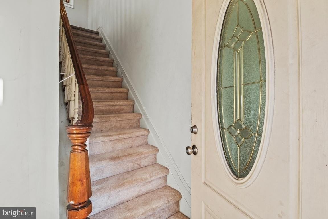 201 N Line St - Photo 5 of 24