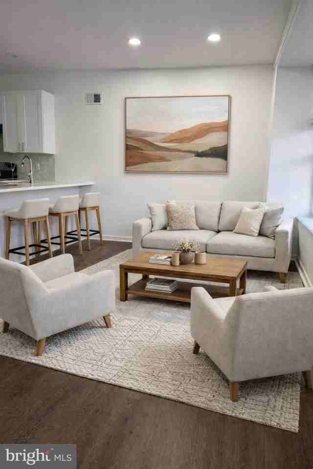 5046 Aspen St - Photo 3 of 24