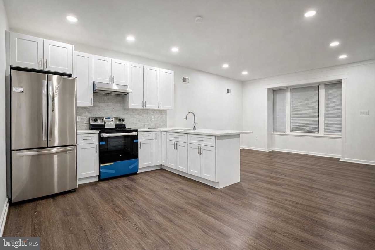 5046 Aspen St - Photo 4 of 24