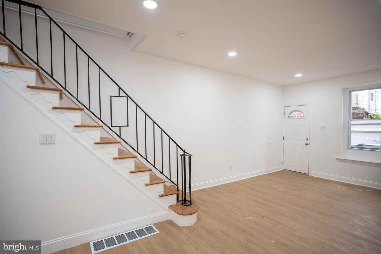 623 Fitzgerald St - Photo 3 of 24