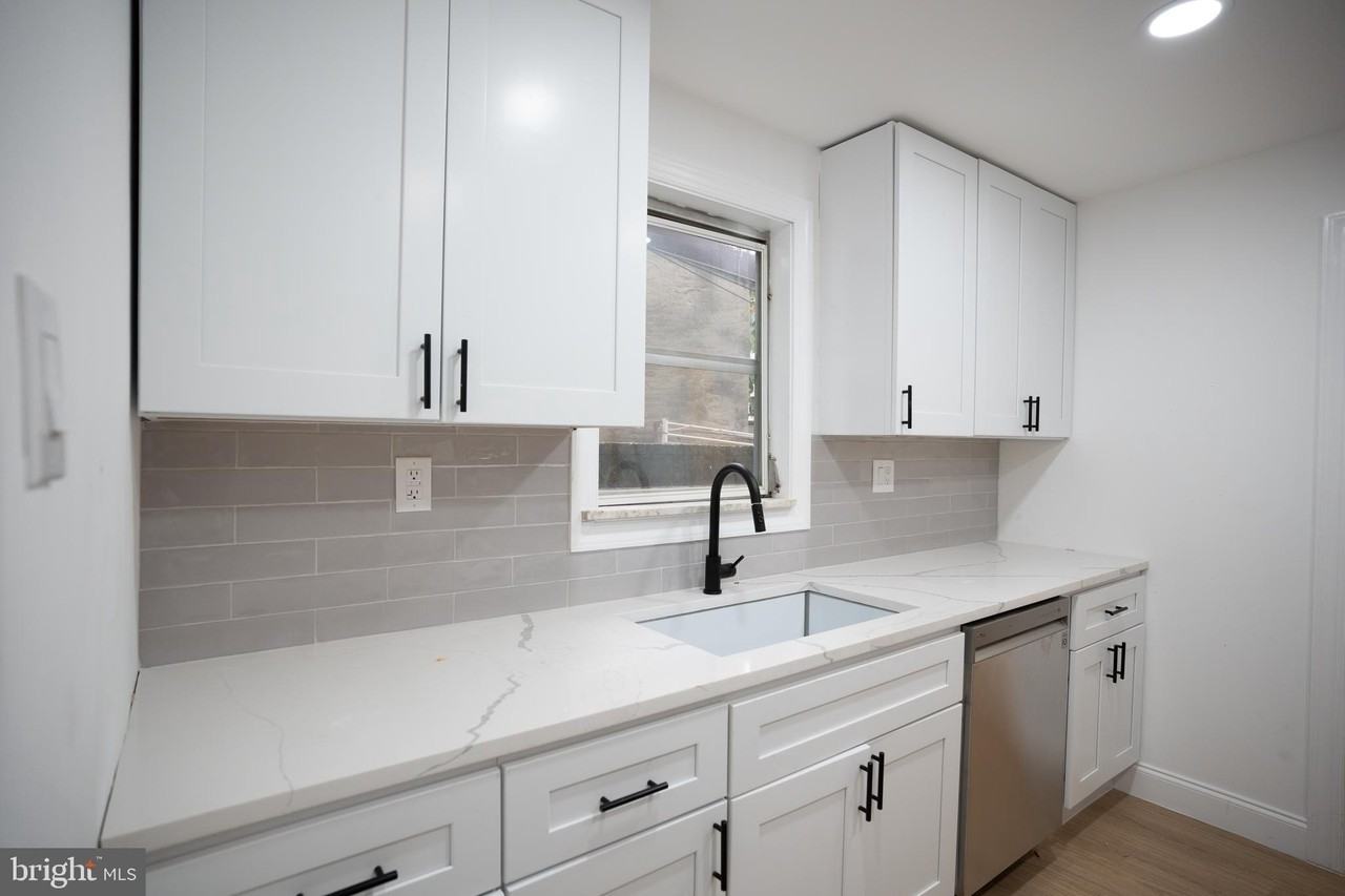 623 Fitzgerald St - Photo 6 of 24