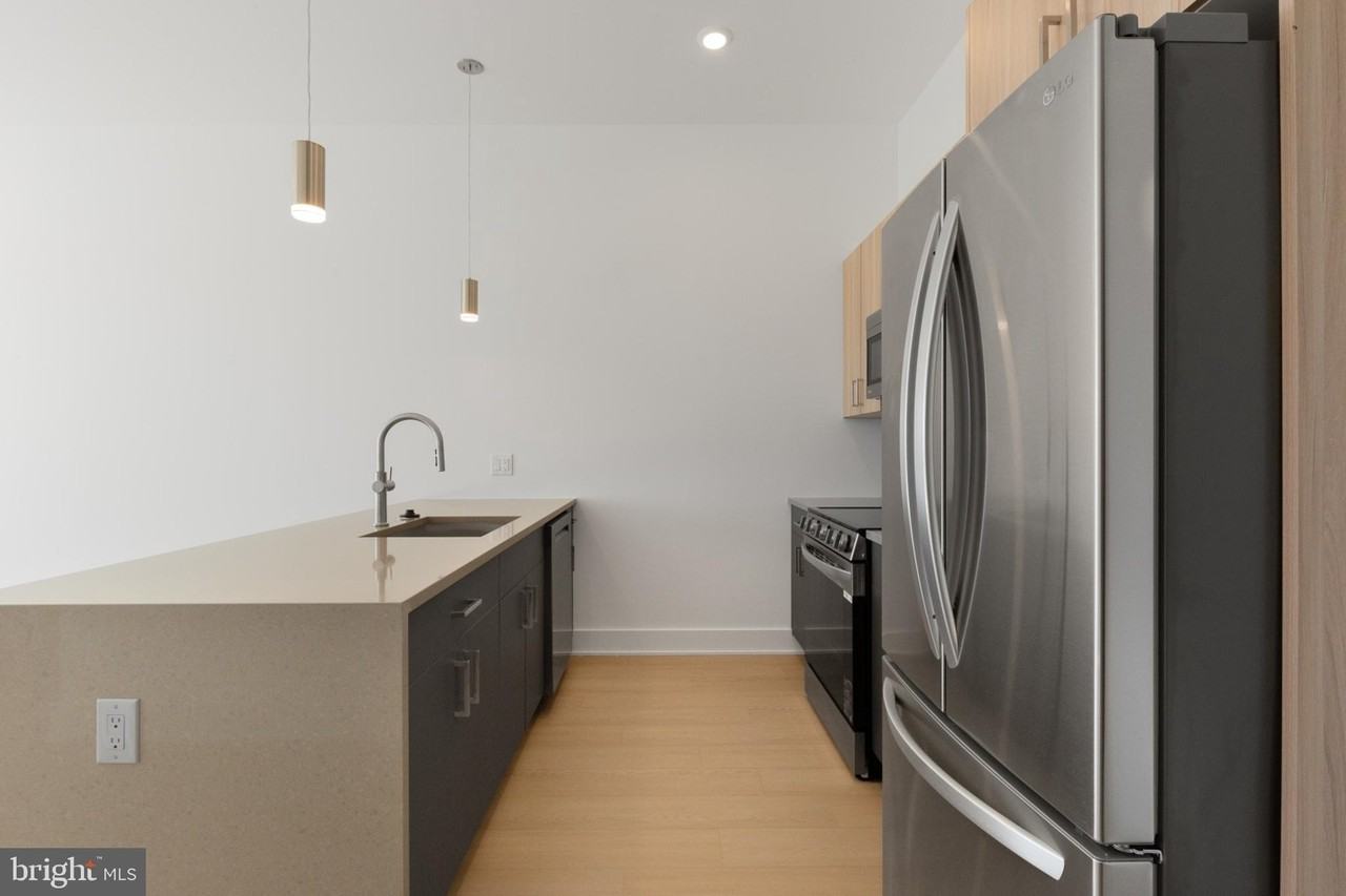 1731 Tilghman St Unit Ph3 #PH3 - Photo 5 of 49