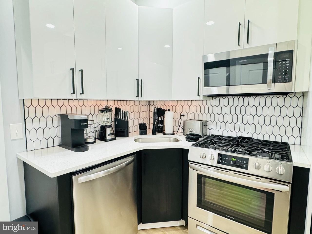 1324 N 5th St - Photo 4 of 17