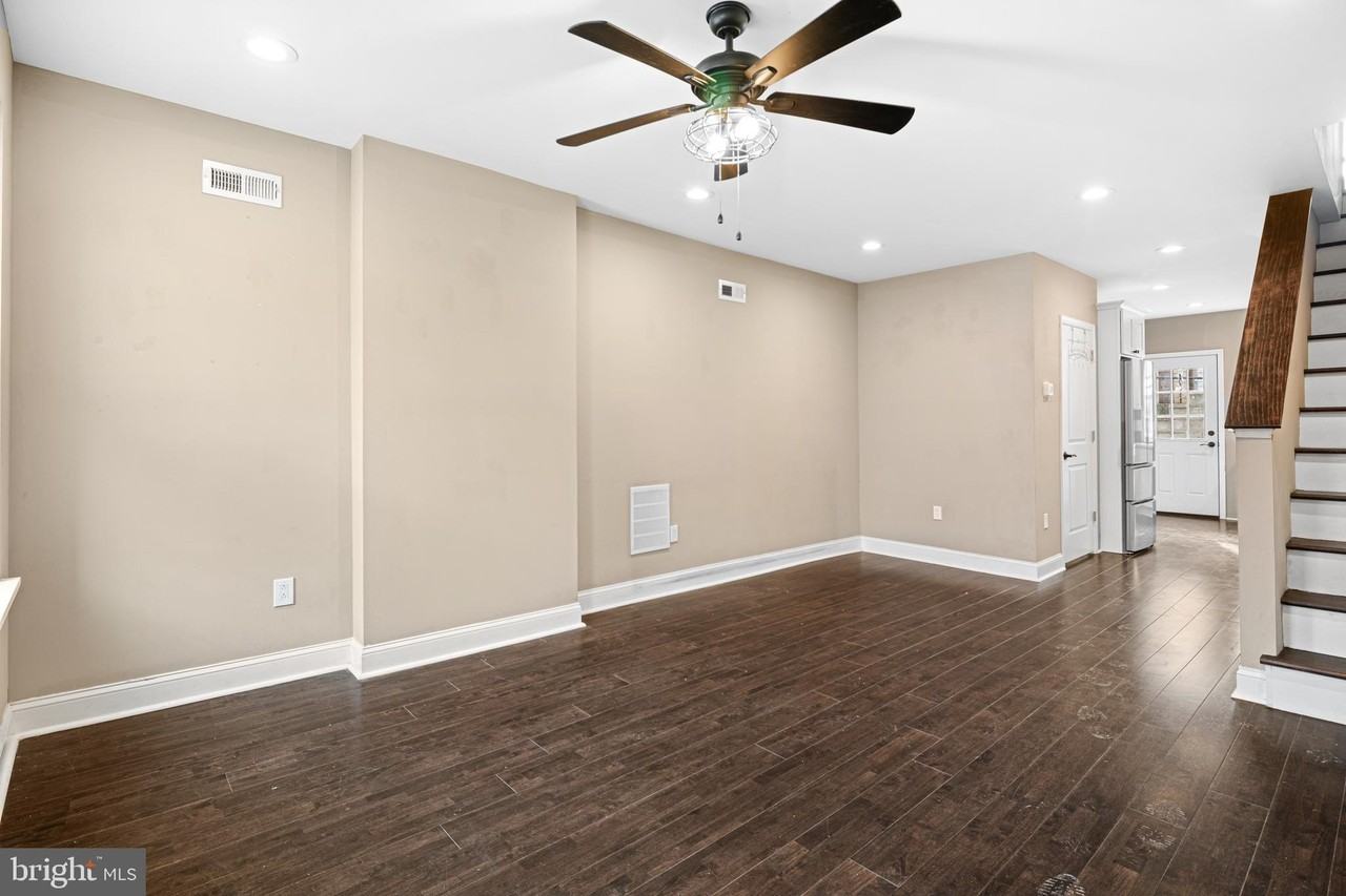 2050 Mountain St - Photo 3 of 16