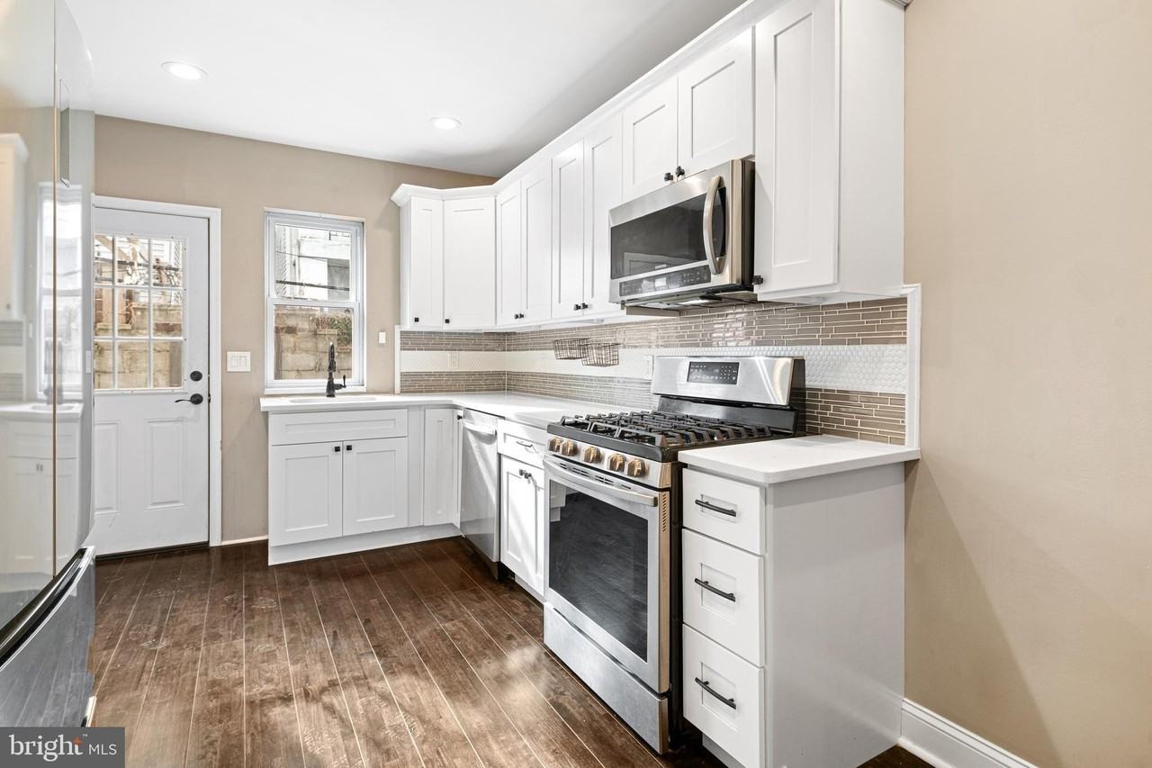 2050 Mountain St - Photo 5 of 16