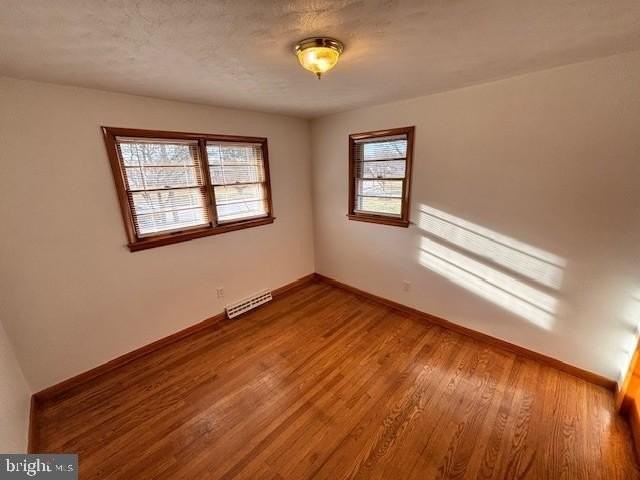 2349 Redwood Rd - Photo 4 of 10