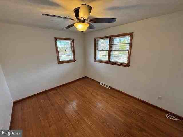 2349 Redwood Rd - Photo 5 of 10