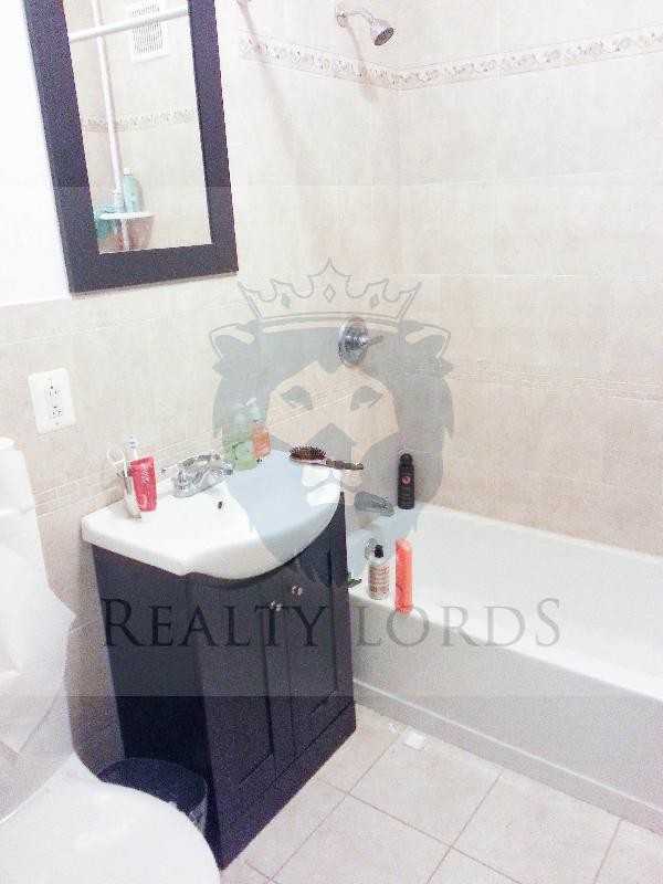 238 Harvard Ave #5 - Photo 3 of 4