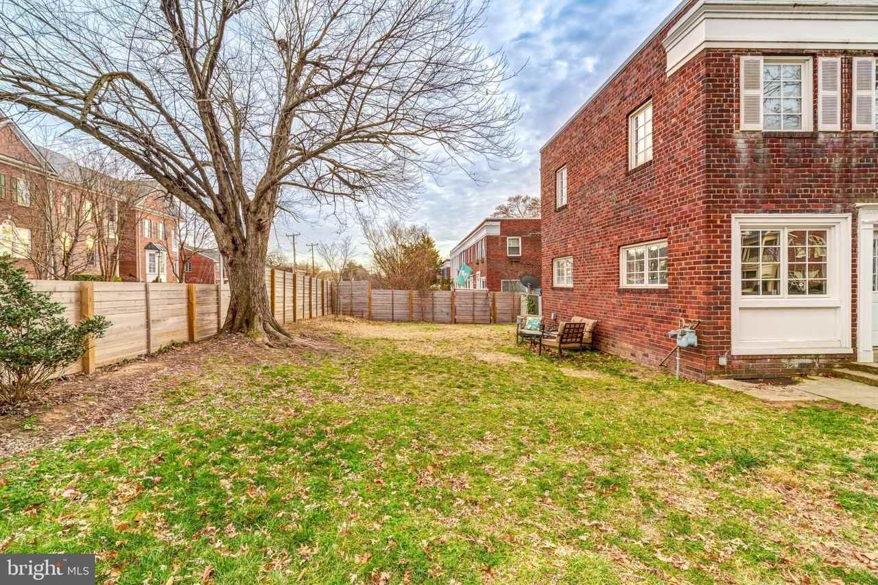 1202 Wilkes St - Photo 4 of 50