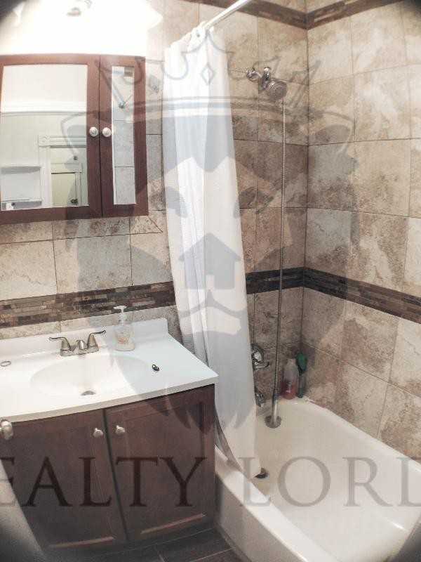 242 Harvard Ave #1 - Photo 3 of 7