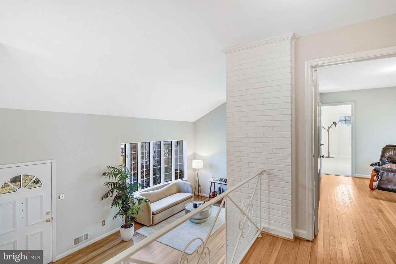 9232 Forest Haven Dr - Photo 4 of 50