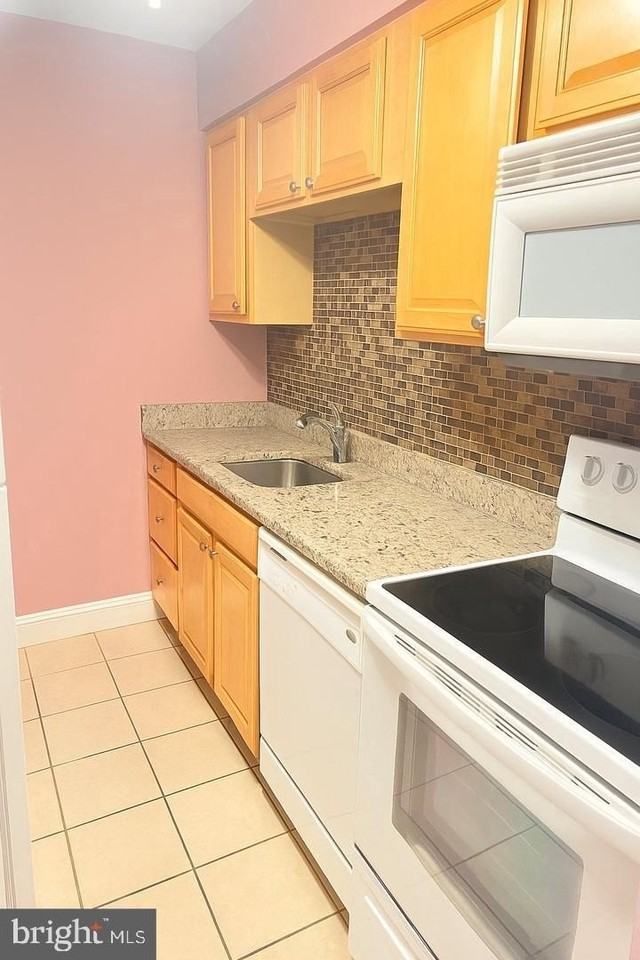 5909 Prince James Dr Apt D #D - Photo 7 of 10