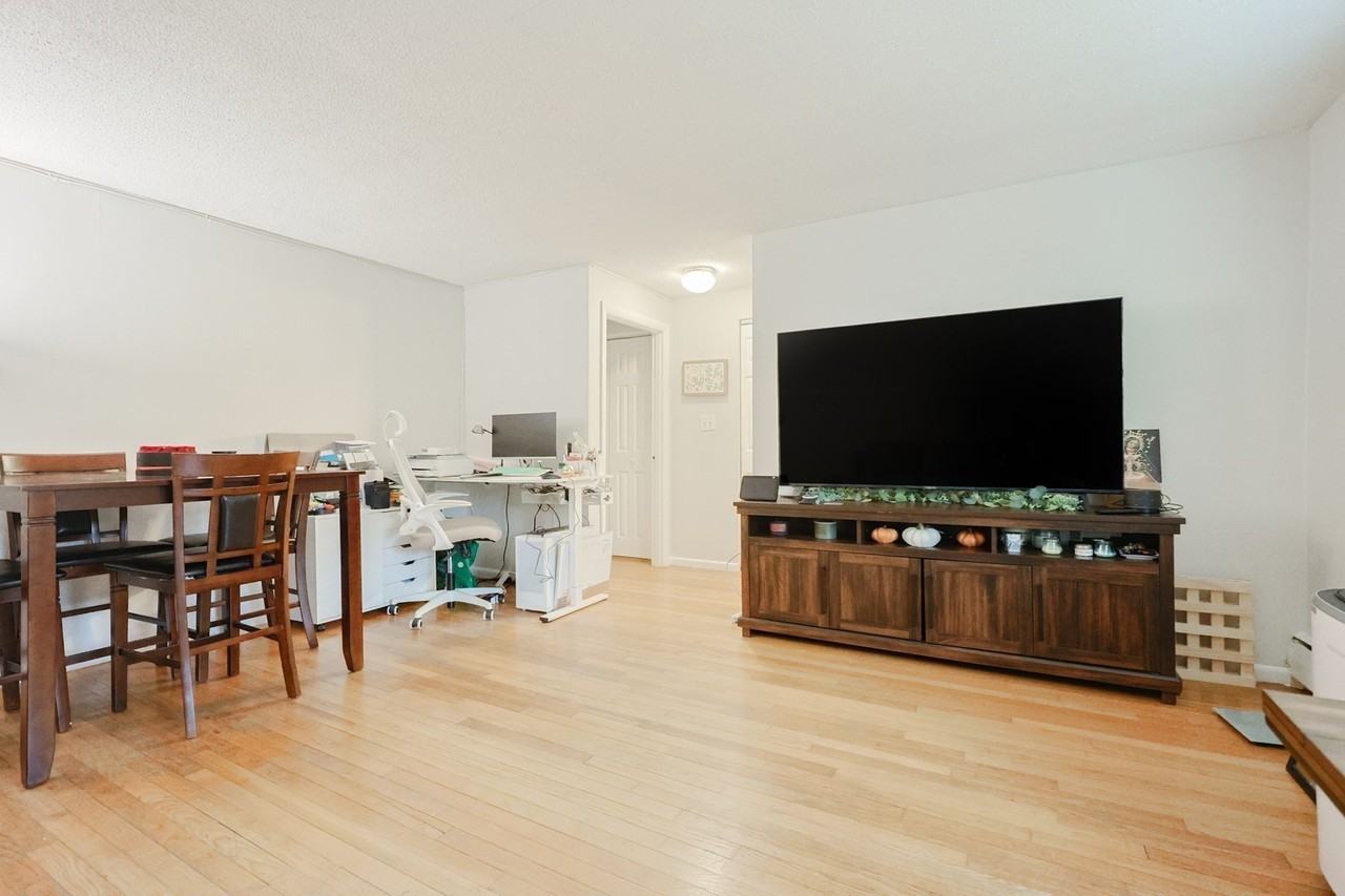 52 Colborne Rd #6 - Photo 2 of 10