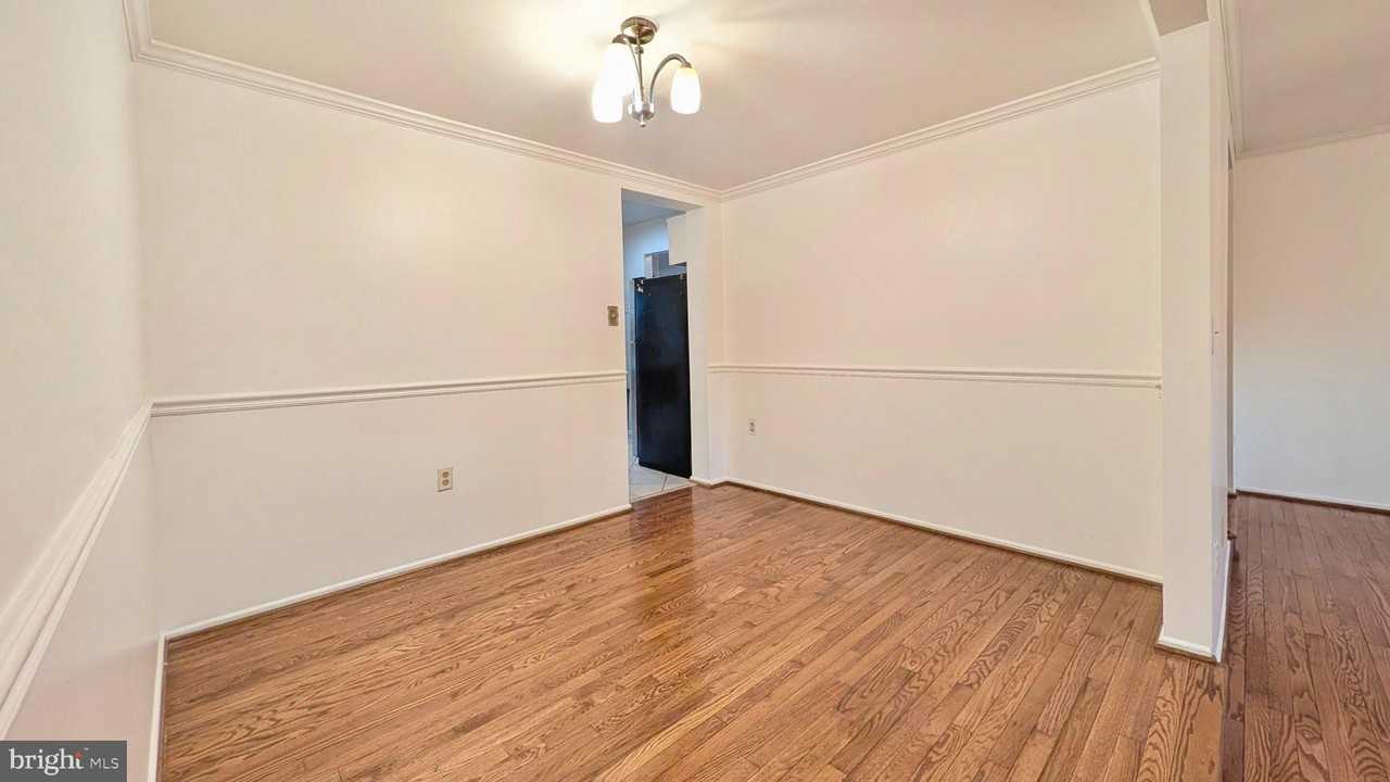 7051 Leewood Forest Dr - Photo 6 of 23