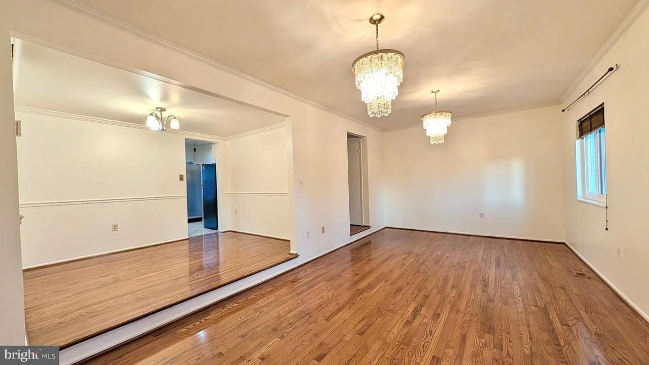 7051 Leewood Forest Dr - Photo 7 of 23