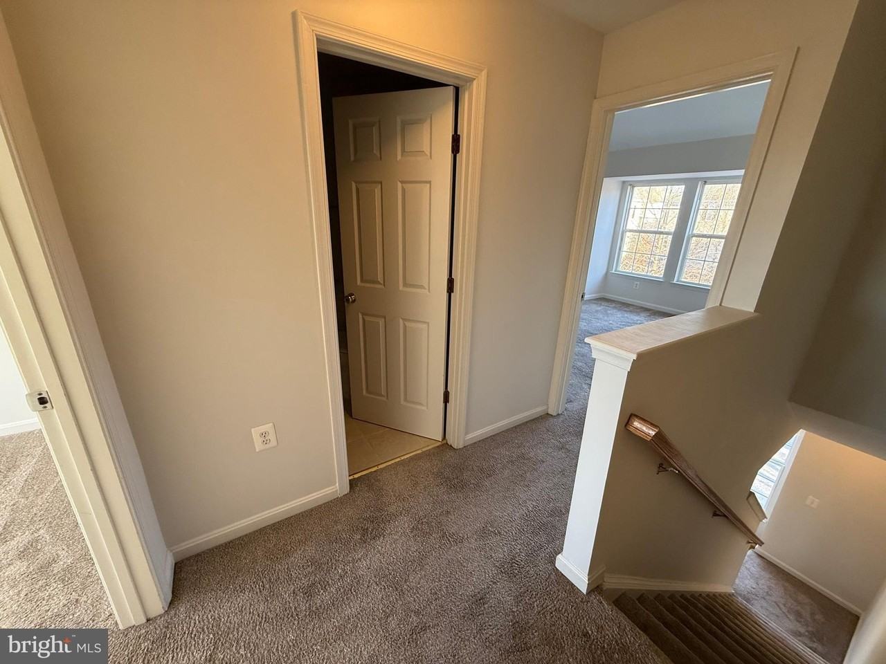 22976 Fontwell Sq - Photo 2 of 26