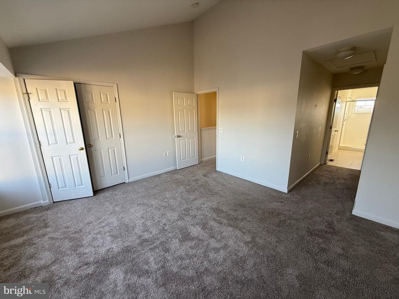 22976 Fontwell Sq - Photo 5 of 26