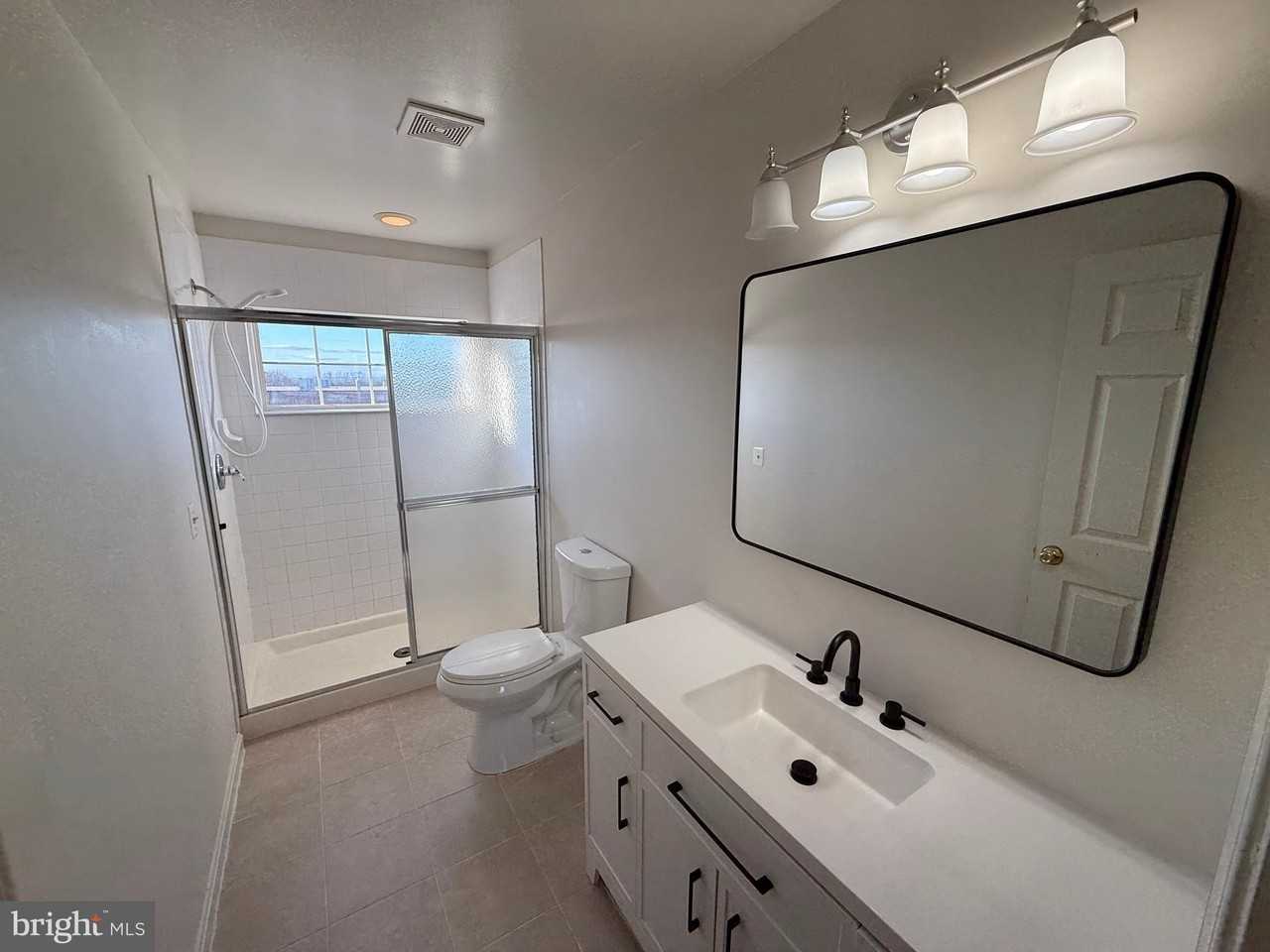 22976 Fontwell Sq - Photo 7 of 26