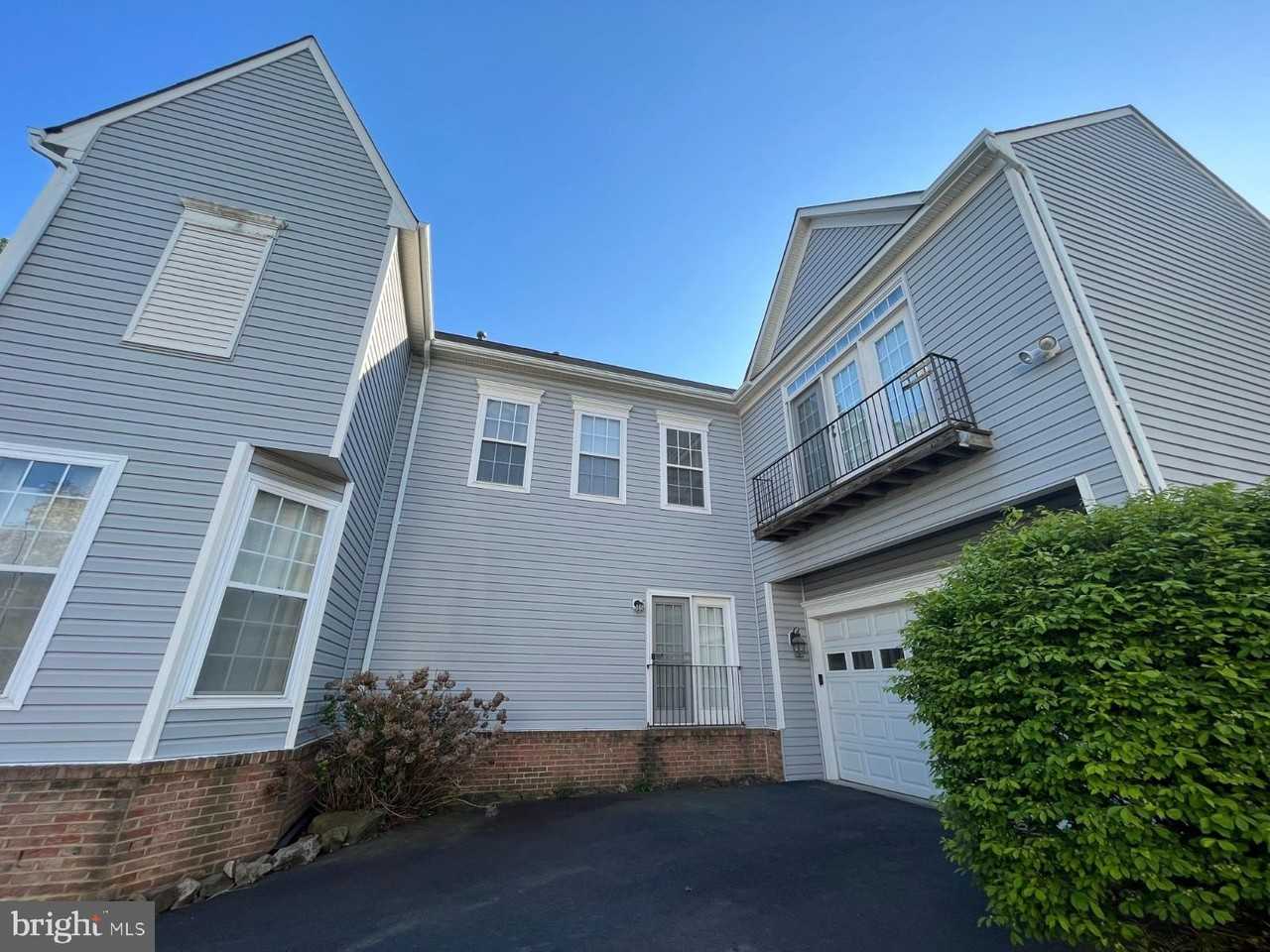 43326 Columbus St - Photo 4 of 28