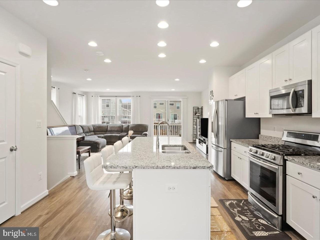 9083 Connor House Rd - Photo 4 of 22