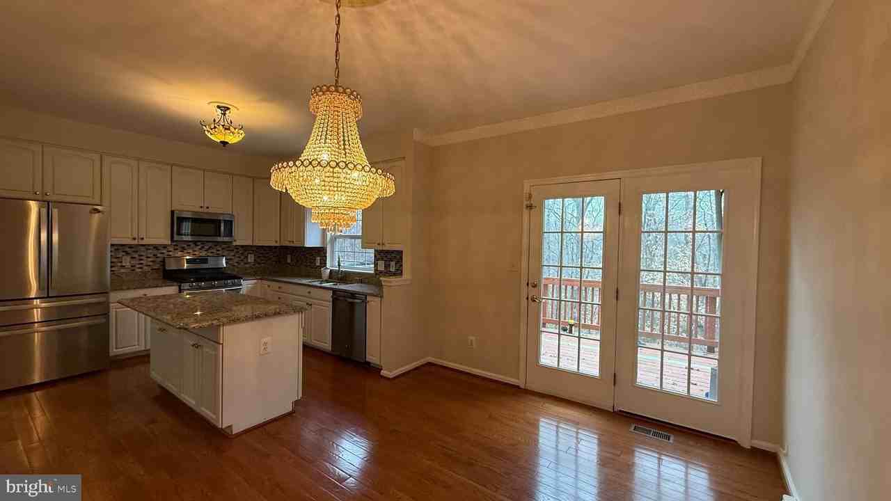 2570 Sylvan Moor Ln - Photo 4 of 18