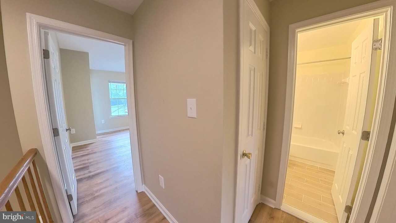 12885 Hyannis Ln - Photo 6 of 31