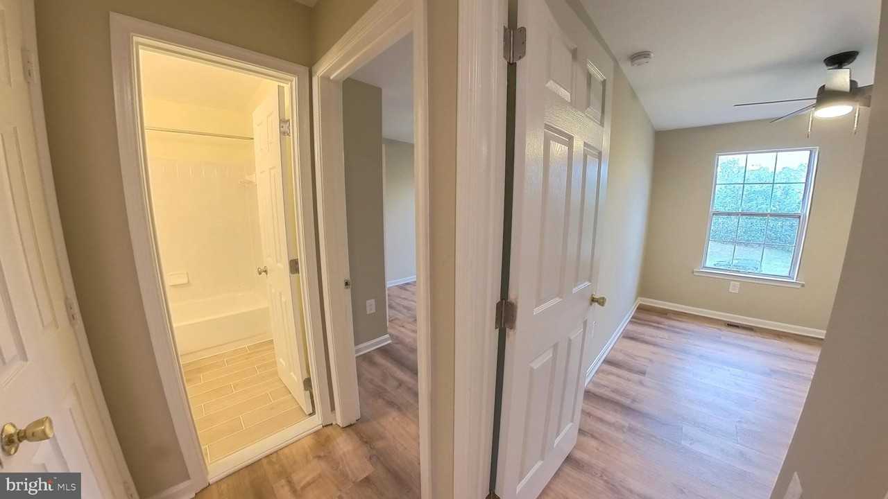 12885 Hyannis Ln - Photo 7 of 31