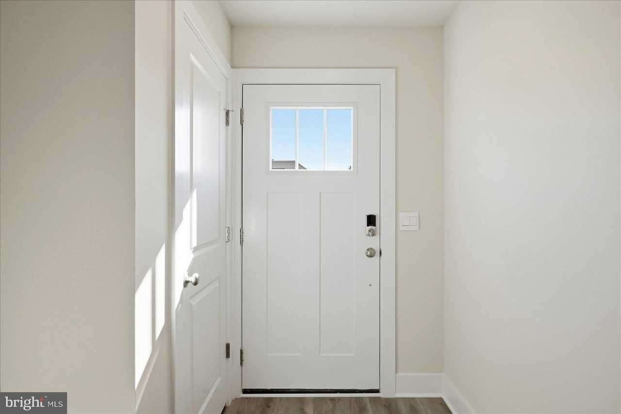 1829 Harvest Dr - Photo 5 of 39