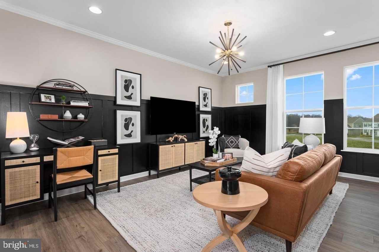 201 Hillsdale Pl - Photo 4 of 12