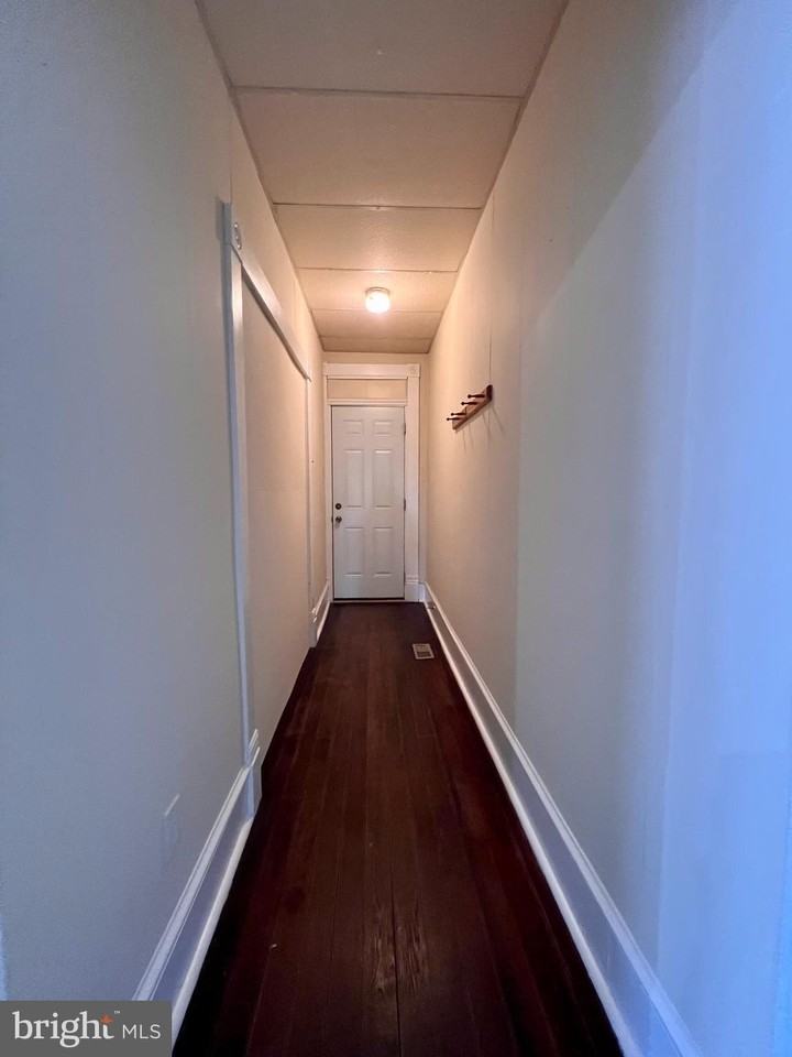 727 Virginia Ave - Photo 4 of 20