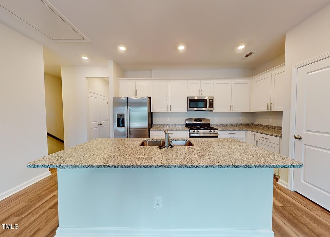 632 Cline Falls Dr - Photo 2 of 23