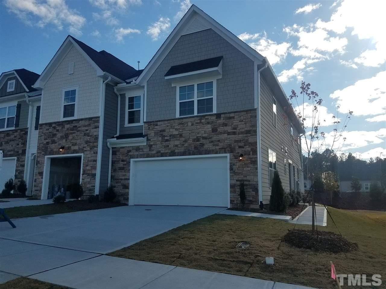 820 Bristol Bridge Dr - Photo 4 of 19