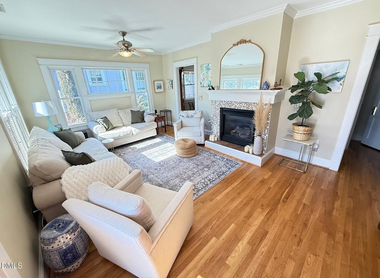 709 Holden St - Photo 2 of 29