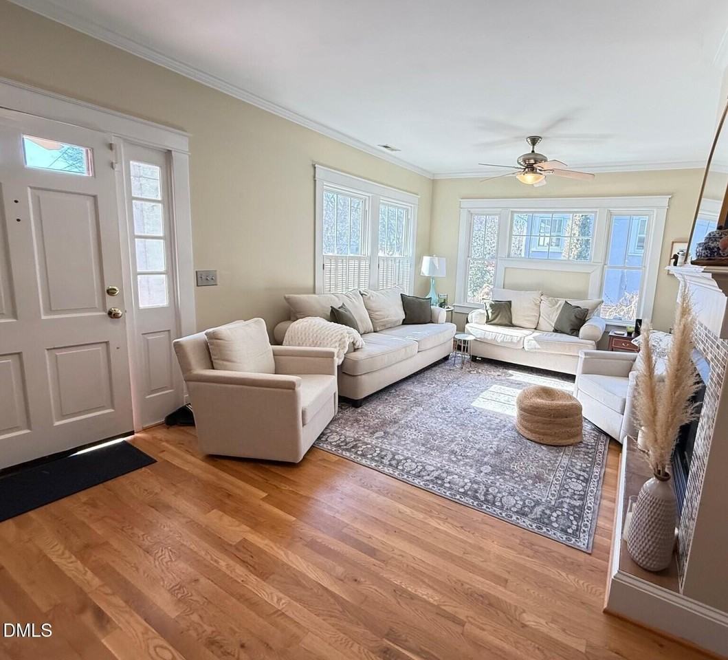 709 Holden St - Photo 3 of 29