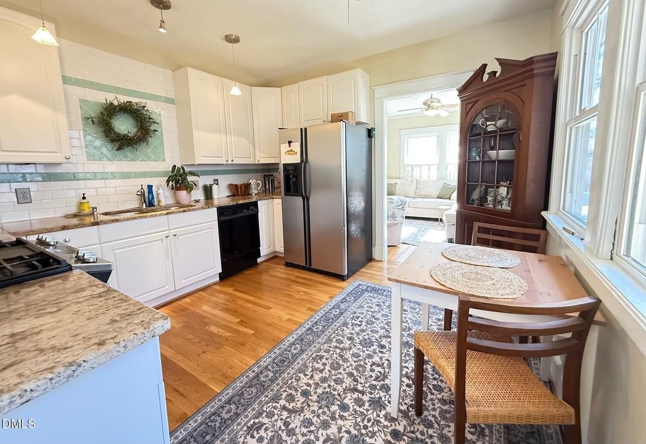 709 Holden St - Photo 7 of 29