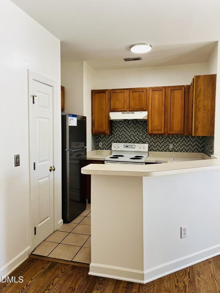 2625 Broad Oaks Pl - Photo 5 of 17