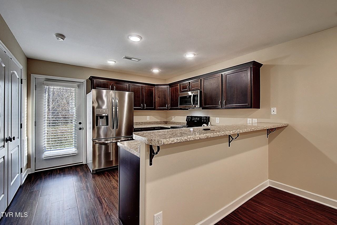 93 Chucks Aly - Photo 6 of 18