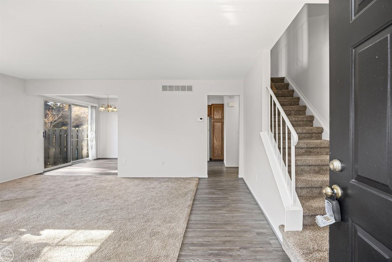 24597 N Meadow Dr #63-16 - Photo 6 of 38