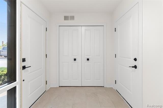 2037 11th St #8 - Photo 3 of 32