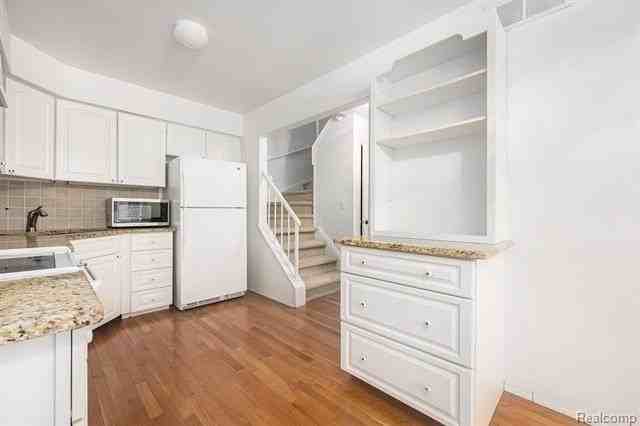 41712 Onaway Dr - Photo 5 of 12