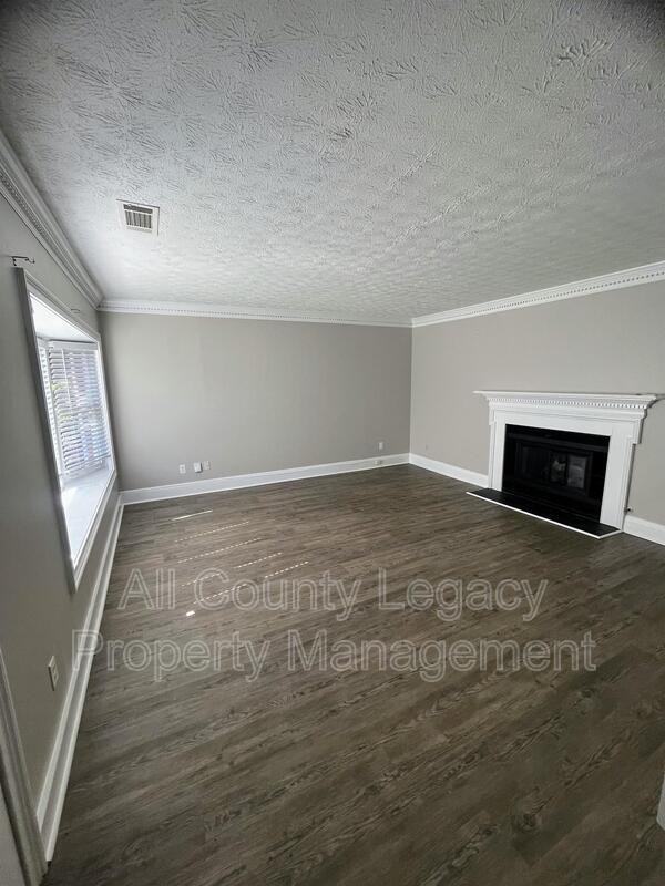 6123 Queen Anne Ct - Photo 2 of 11