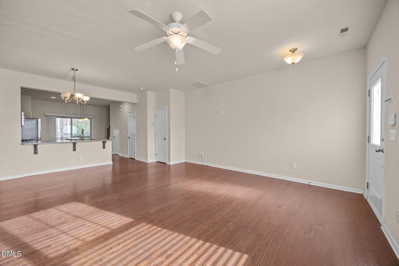 232 Mt Evans Dr - Photo 4 of 21