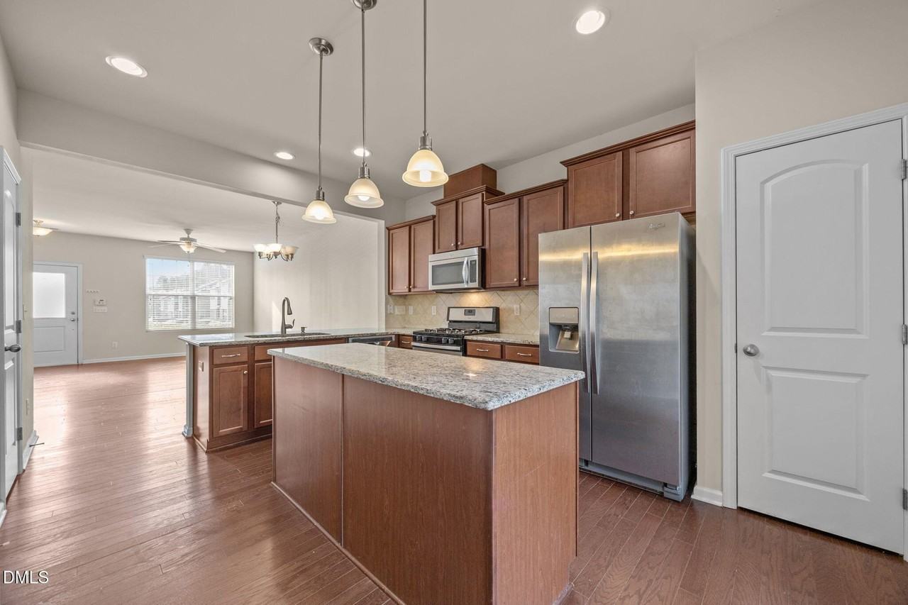 232 Mt Evans Dr - Photo 6 of 21