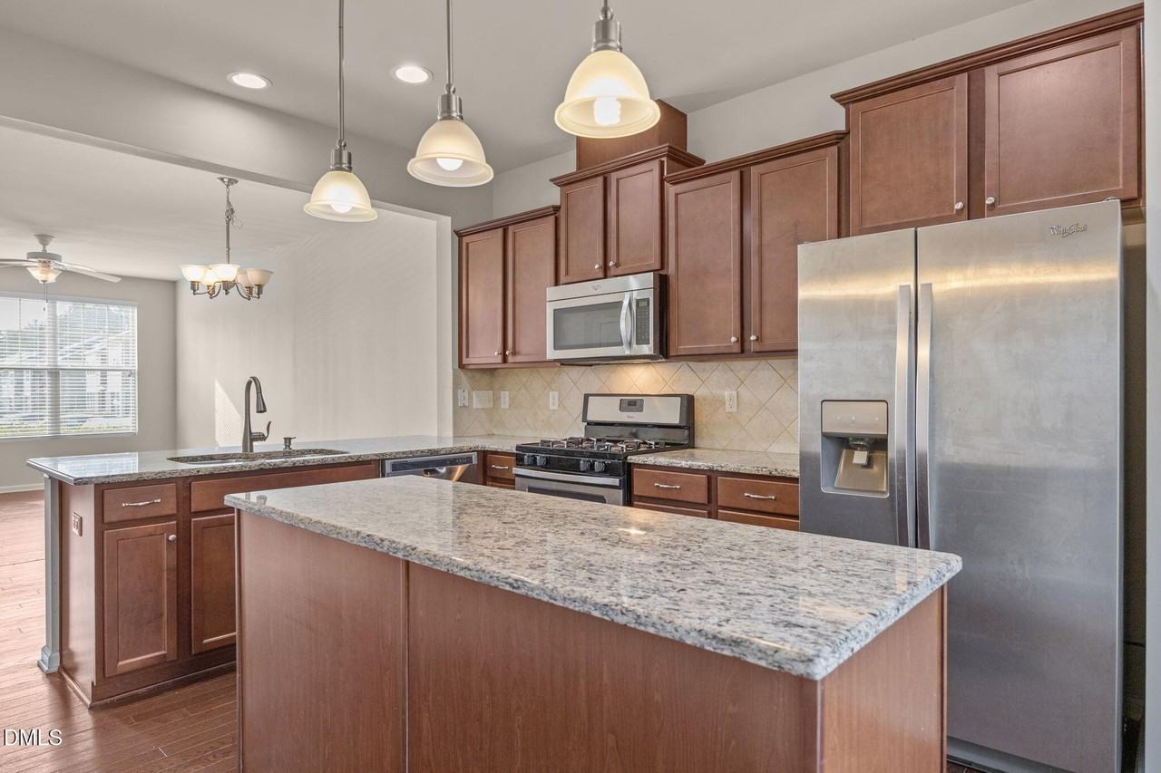 232 Mt Evans Dr - Photo 7 of 21