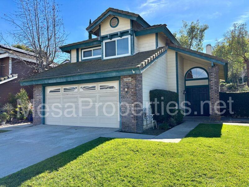 15572 Ficus St - Photo 3 of 25