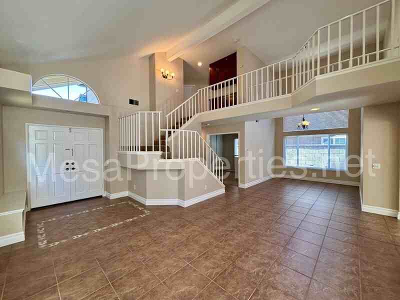 15572 Ficus St - Photo 5 of 25